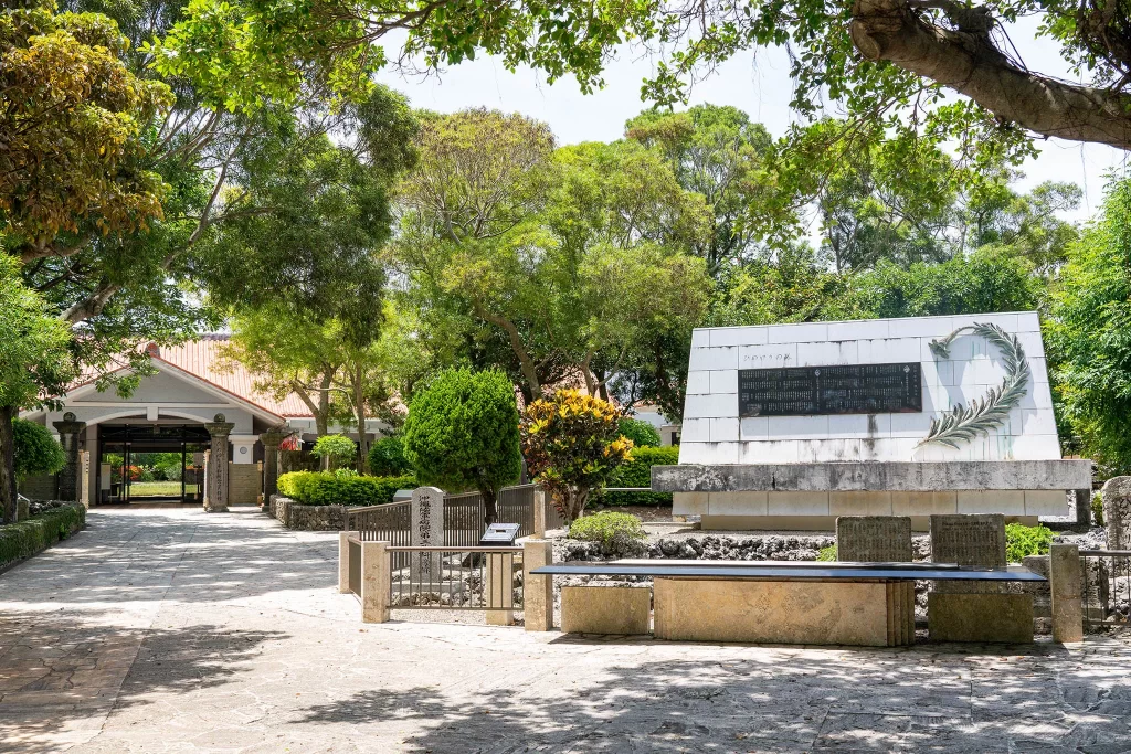 june himeyuri peace museum